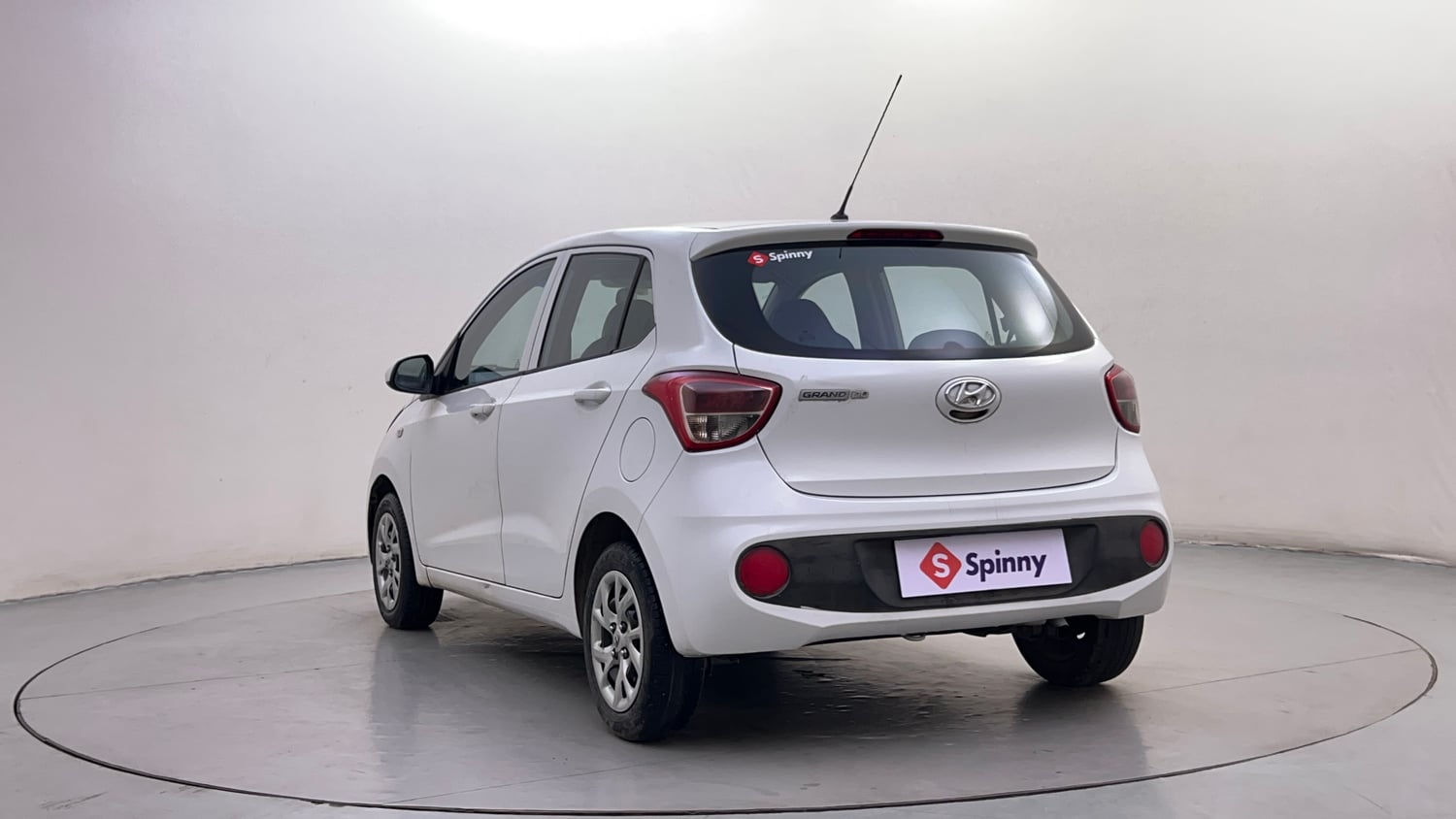 Used 2018 Hyundai Grand i10 Magna 1.2 Kappa VTVT Petrol Manual exterior LEFT REAR CORNER VIEW