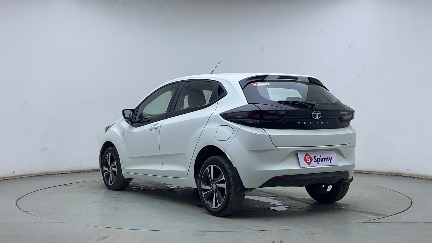 Used 2022 Tata Altroz XZ Petrol Petrol Manual exterior LEFT REAR CORNER VIEW
