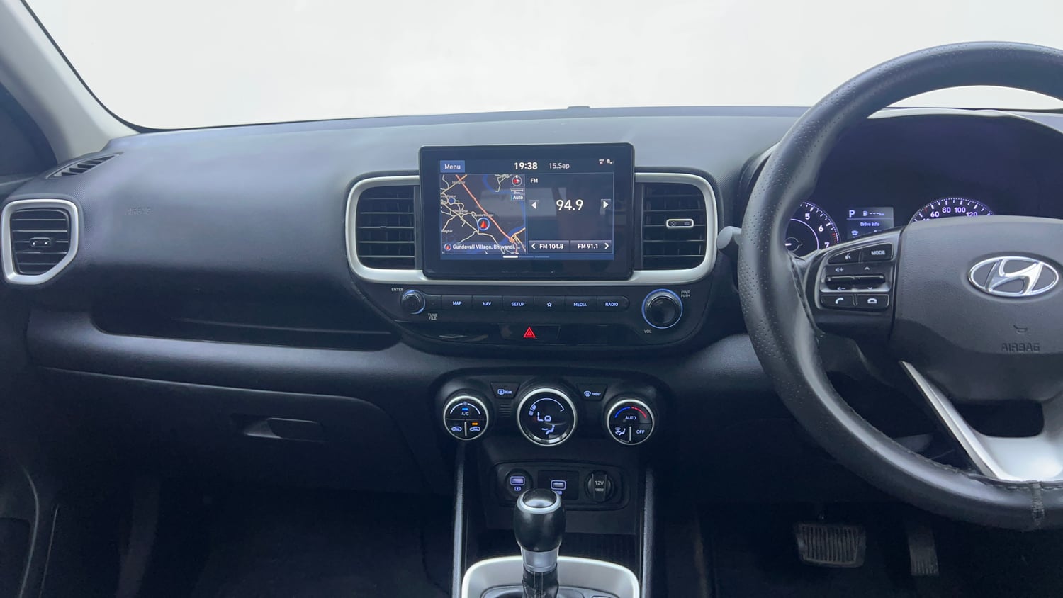 Used 2019 Hyundai Venue SX Plus 1.0 Turbo DCT Petrol Automatic interior MUSIC SYSTEM & AC CONTROL VIEW