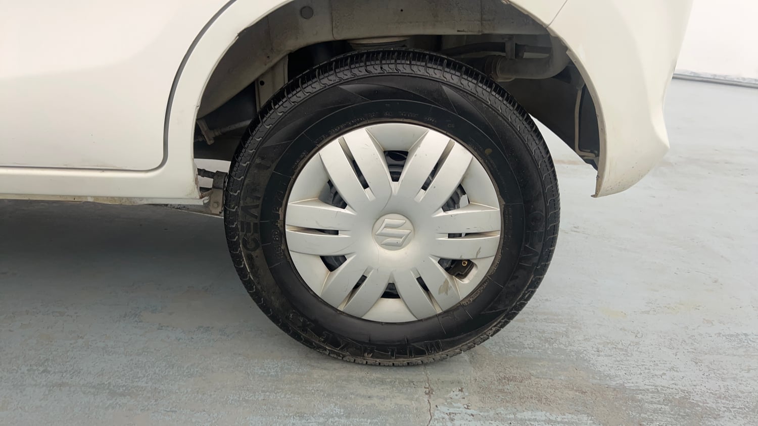 Used 2018 Maruti Suzuki Alto 800 VXi Petrol Manual tyres LEFT REAR TYRE RIM VIEW