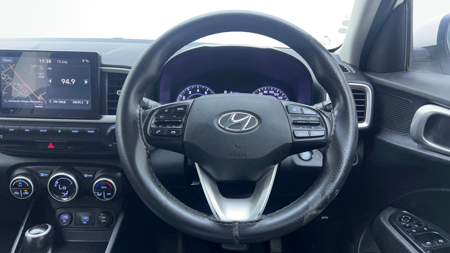 Used 2019 Hyundai Venue SX Plus 1.0 Turbo DCT Petrol Automatic interior STEERING VIEW