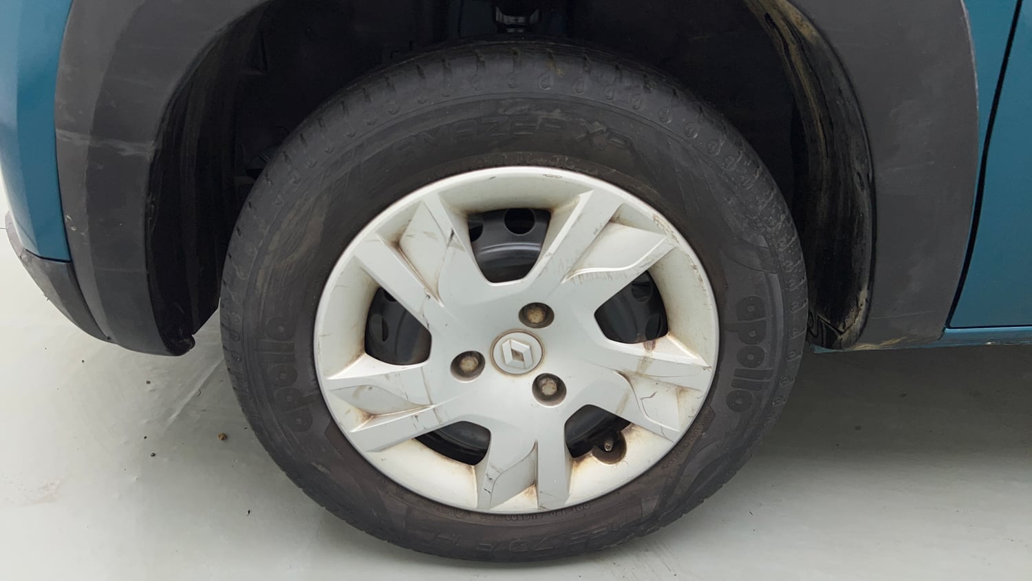 Used 2022 Renault Kwid RXT 1.0 AMT (O) Petrol Automatic tyres LEFT FRONT TYRE RIM VIEW