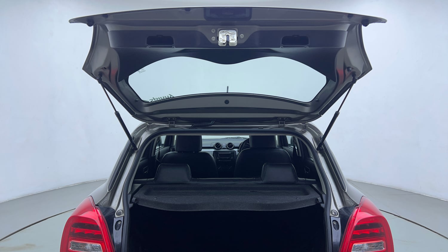 Used 2018 Maruti Suzuki Swift VXi AMT Petrol Automatic interior DICKY DOOR OPEN VIEW