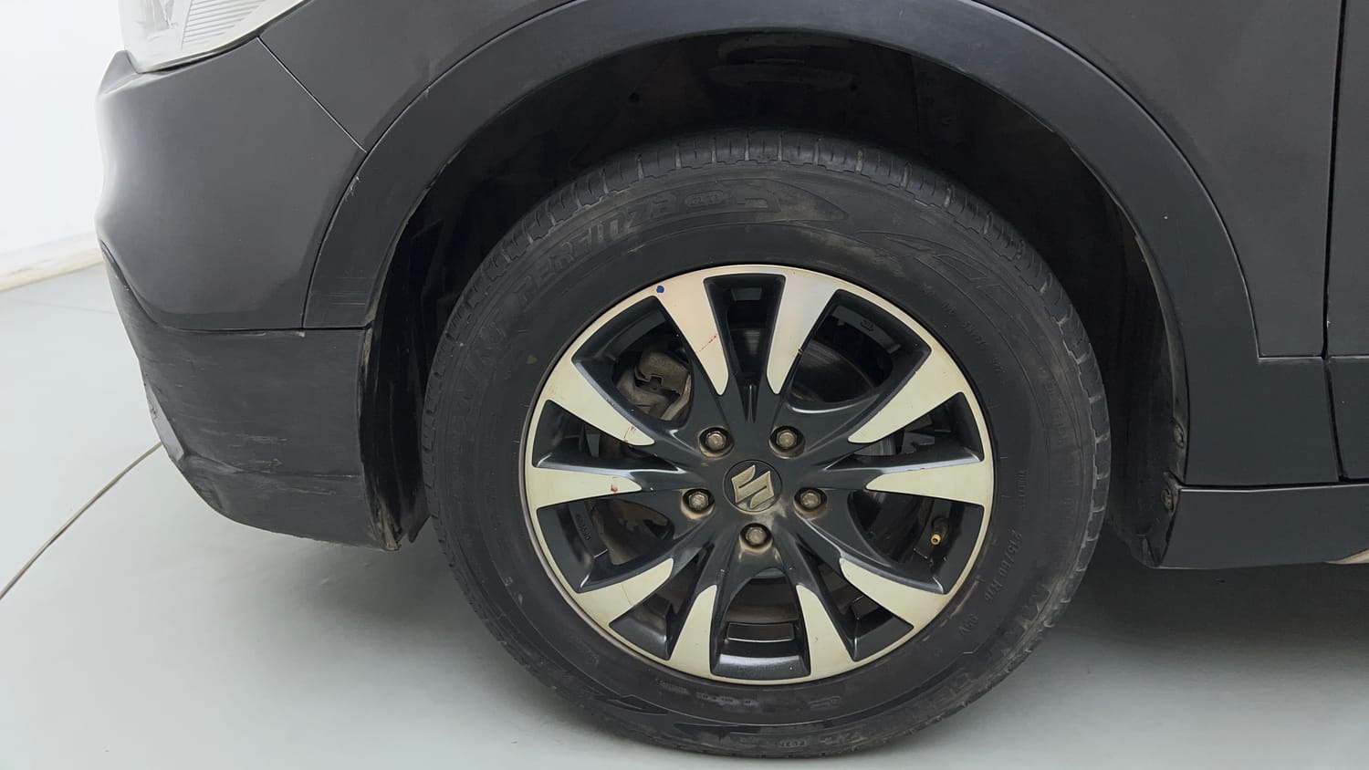Used 2020 Maruti Suzuki S-Cross Zeta Petrol Manual tyres LEFT FRONT TYRE RIM VIEW