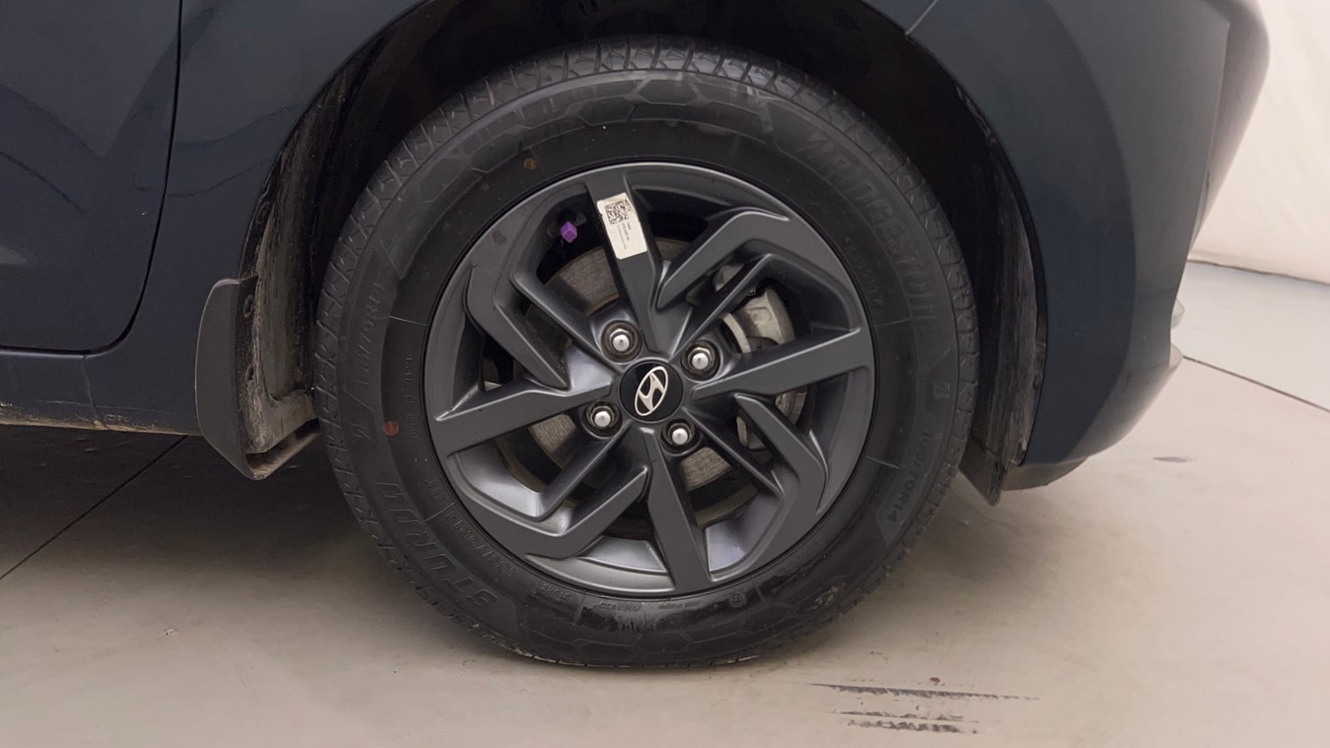 Used 2021 Hyundai Grand i10 Nios Sportz AMT 1.2 CRDi Diesel Automatic tyres RIGHT FRONT TYRE RIM VIEW