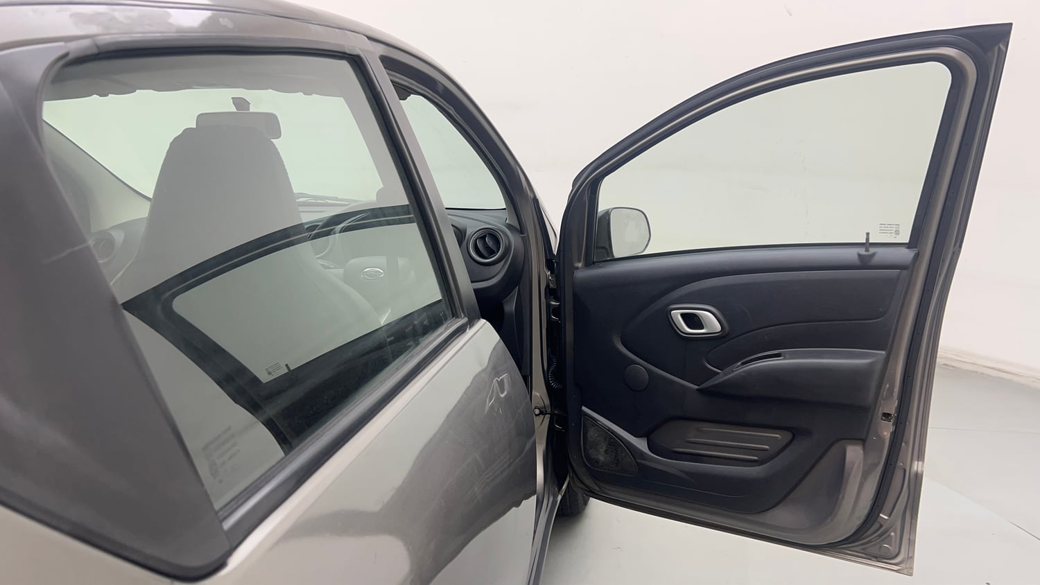 Used 2018 Datsun Redi-GO T (O) Petrol Manual interior RIGHT FRONT DOOR OPEN VIEW