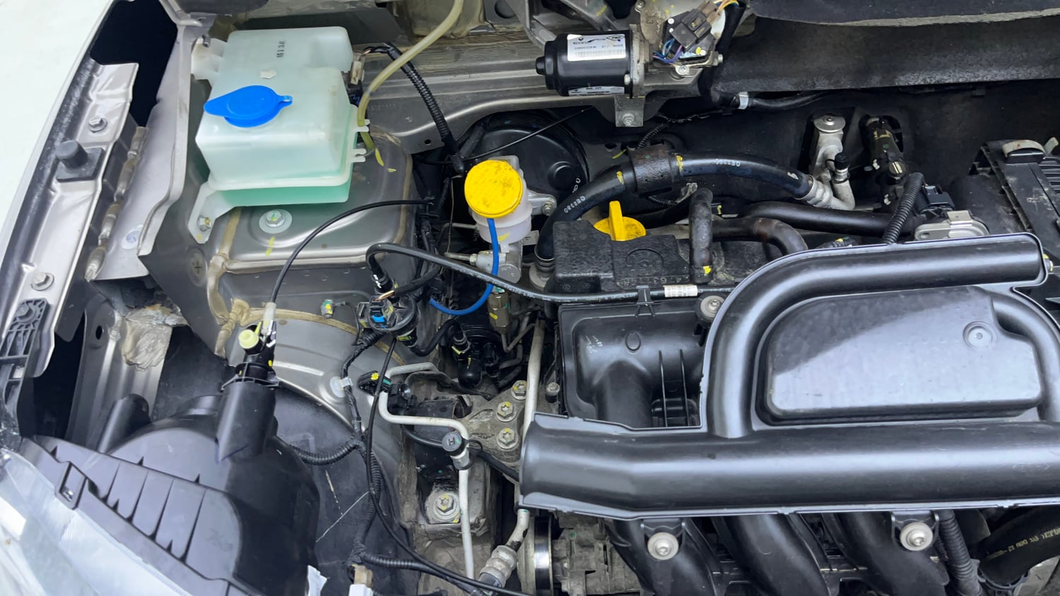 Used 2018 Renault Kwid 1.0 RXT AMT Petrol Automatic engine ENGINE RIGHT SIDE VIEW