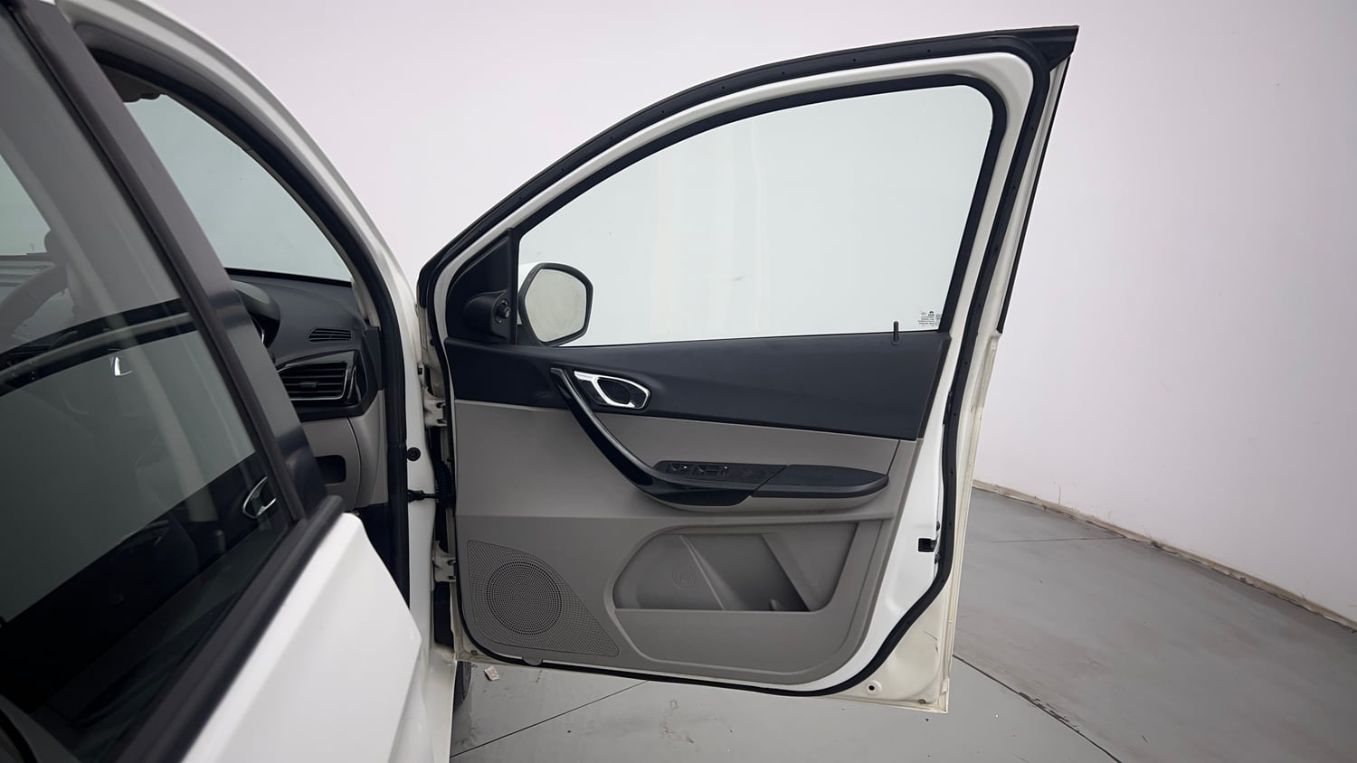 Used 2019 Tata Tiago Revotron XZ Plus Petrol Manual interior RIGHT FRONT DOOR OPEN VIEW