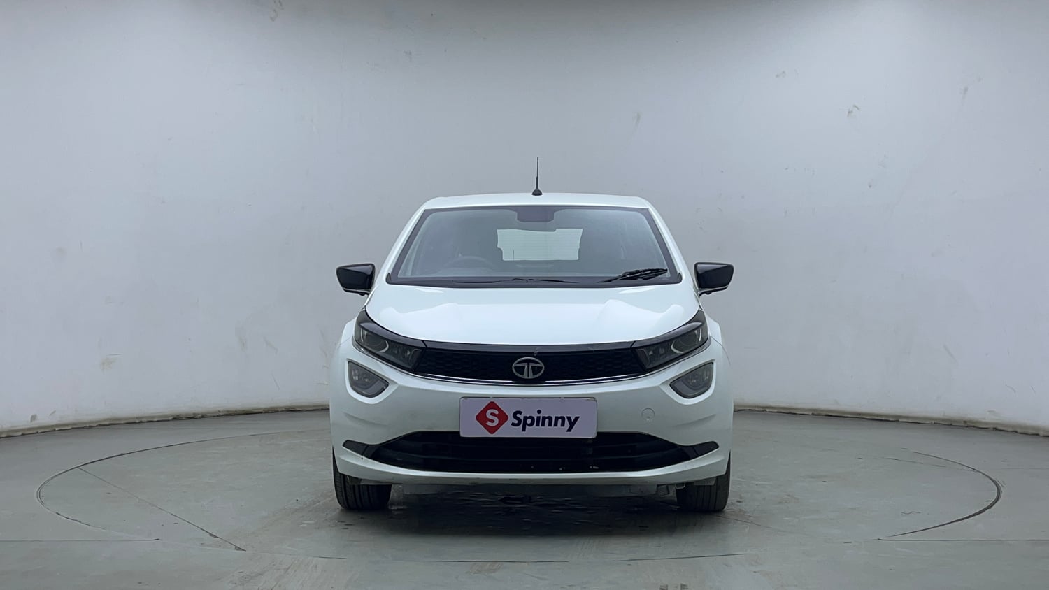 Used 2022 Tata Altroz XZ Petrol Petrol Manual exterior FRONT VIEW