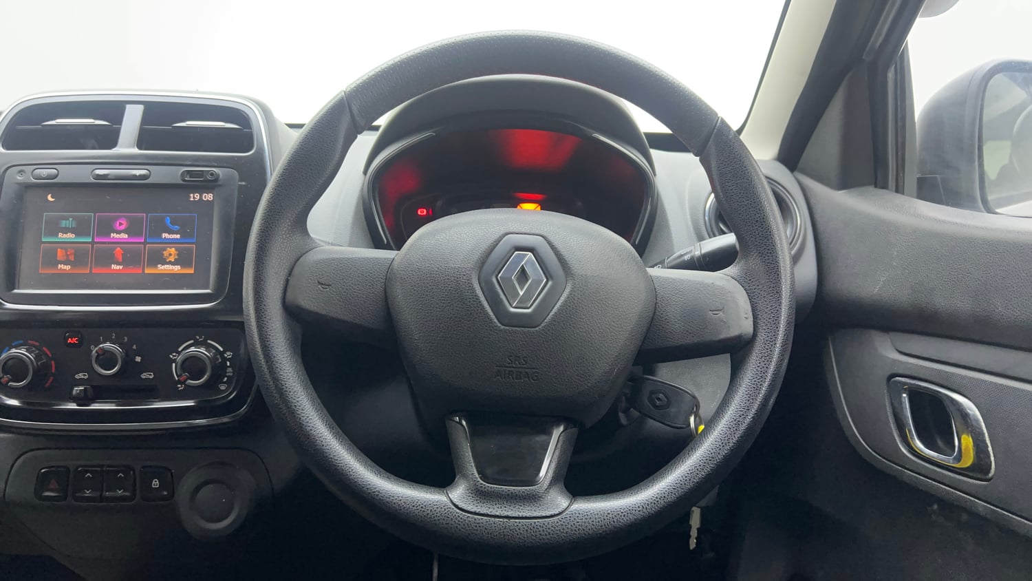 Used 2018 Renault Kwid RXT Opt Petrol Manual interior STEERING VIEW
