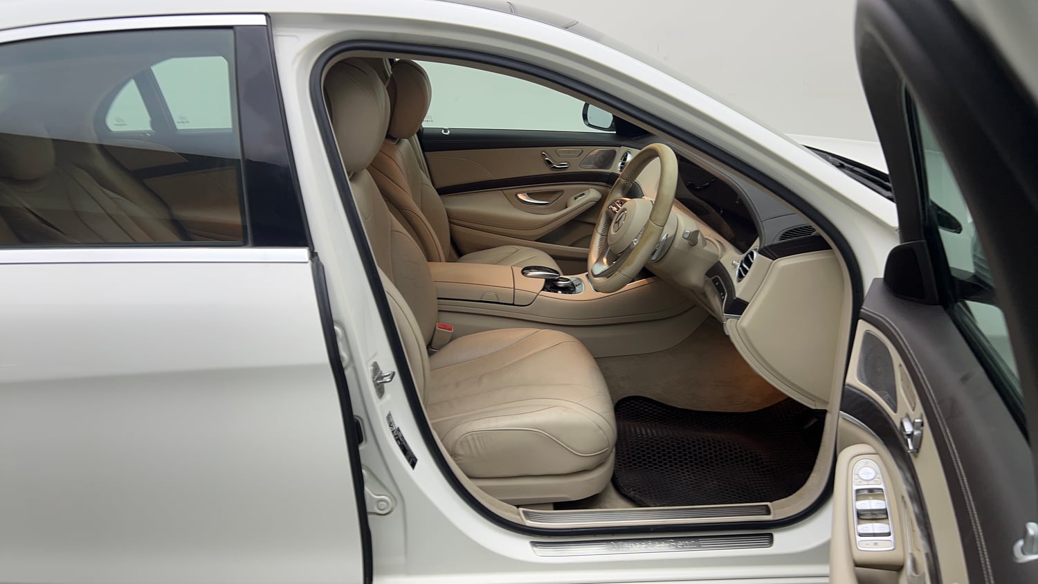 Used 2020 Mercedes-Benz S-Class (W222) S 350D Diesel Automatic interior RIGHT SIDE FRONT DOOR CABIN VIEW