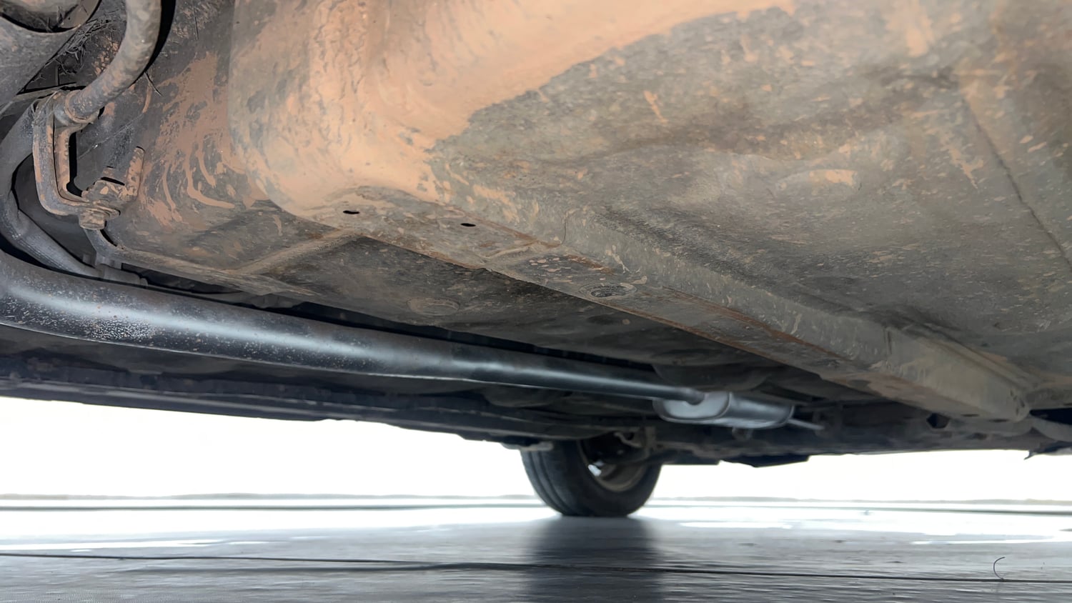 Used 2016 Hyundai Xcent SX 1.2 Petrol Manual extra REAR RIGHT UNDERBODY VIEW