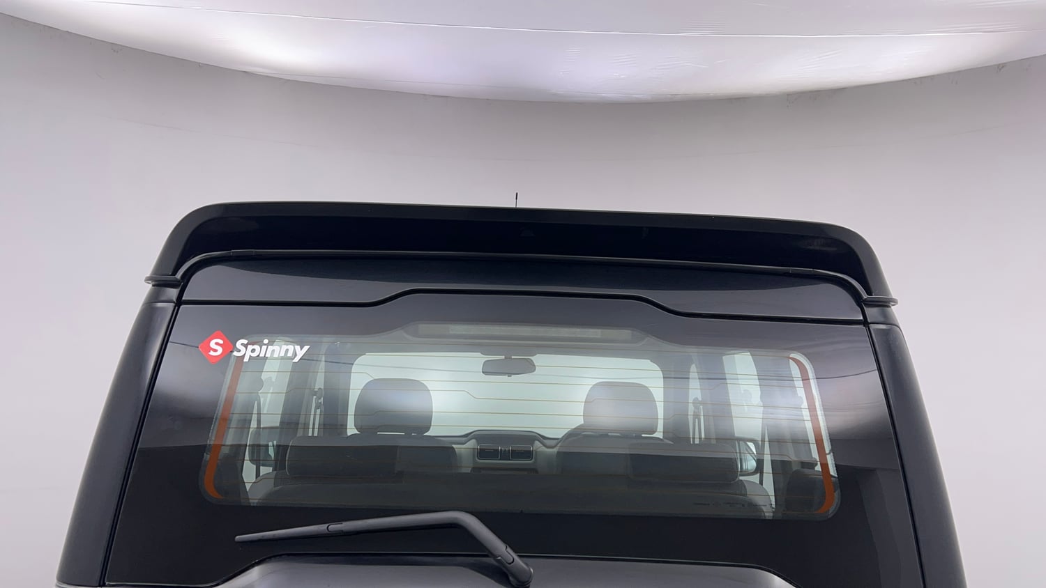 Used 2016 Mahindra Scorpio S6 Plus Diesel Manual exterior BACK WINDSHIELD VIEW