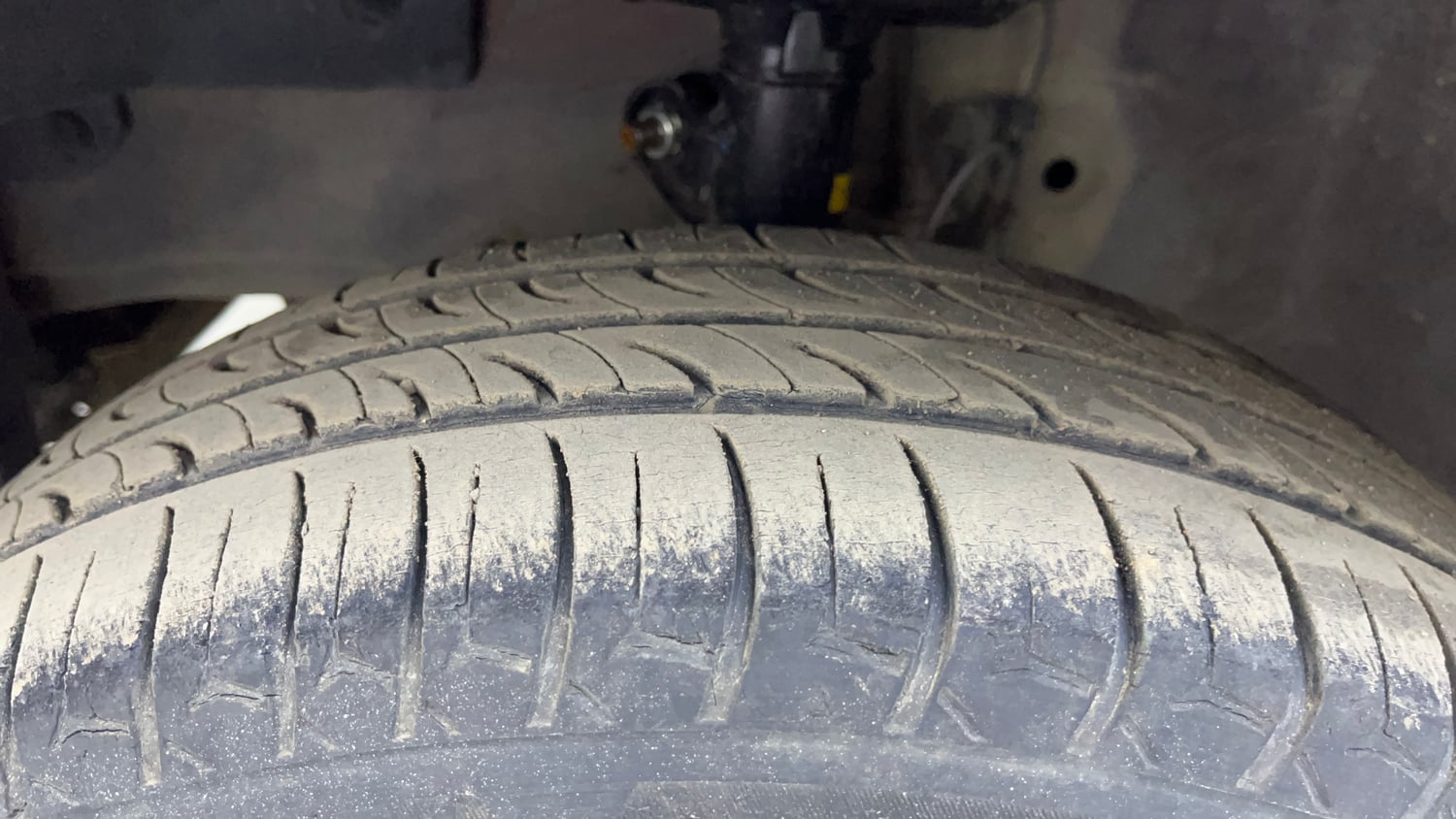 Used 2016 Honda Amaze 1.2 VX i-VTEC Petrol Manual tyres LEFT FRONT TYRE TREAD VIEW