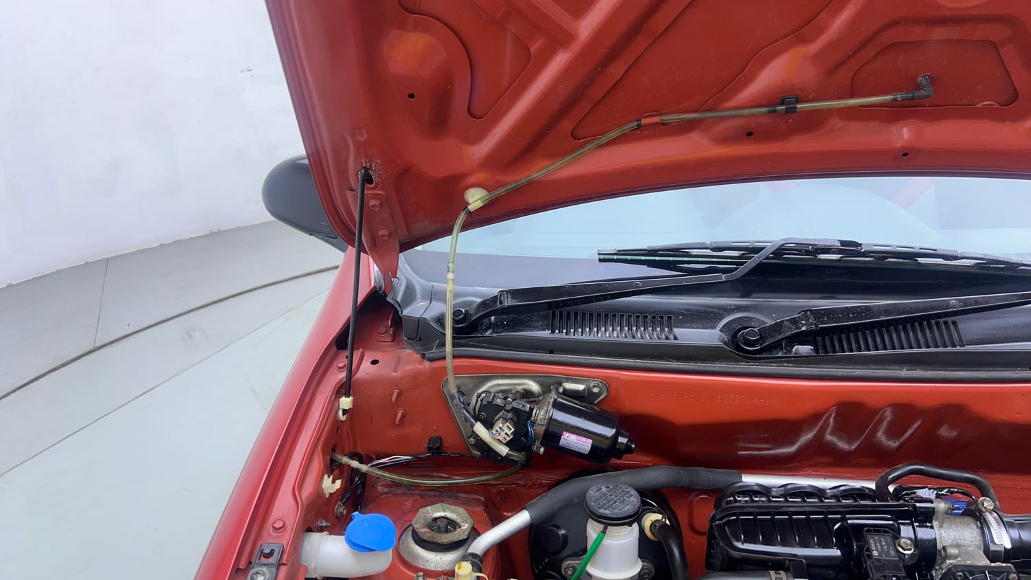 Used 2017 Maruti Suzuki Alto 800 VXi Petrol Manual engine ENGINE RIGHT SIDE HINGE & APRON VIEW