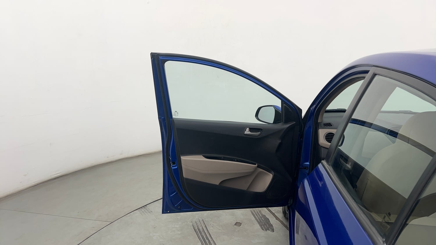 Used 2015 Hyundai Xcent S 1.2 (O) Petrol Manual interior LEFT FRONT DOOR OPEN VIEW