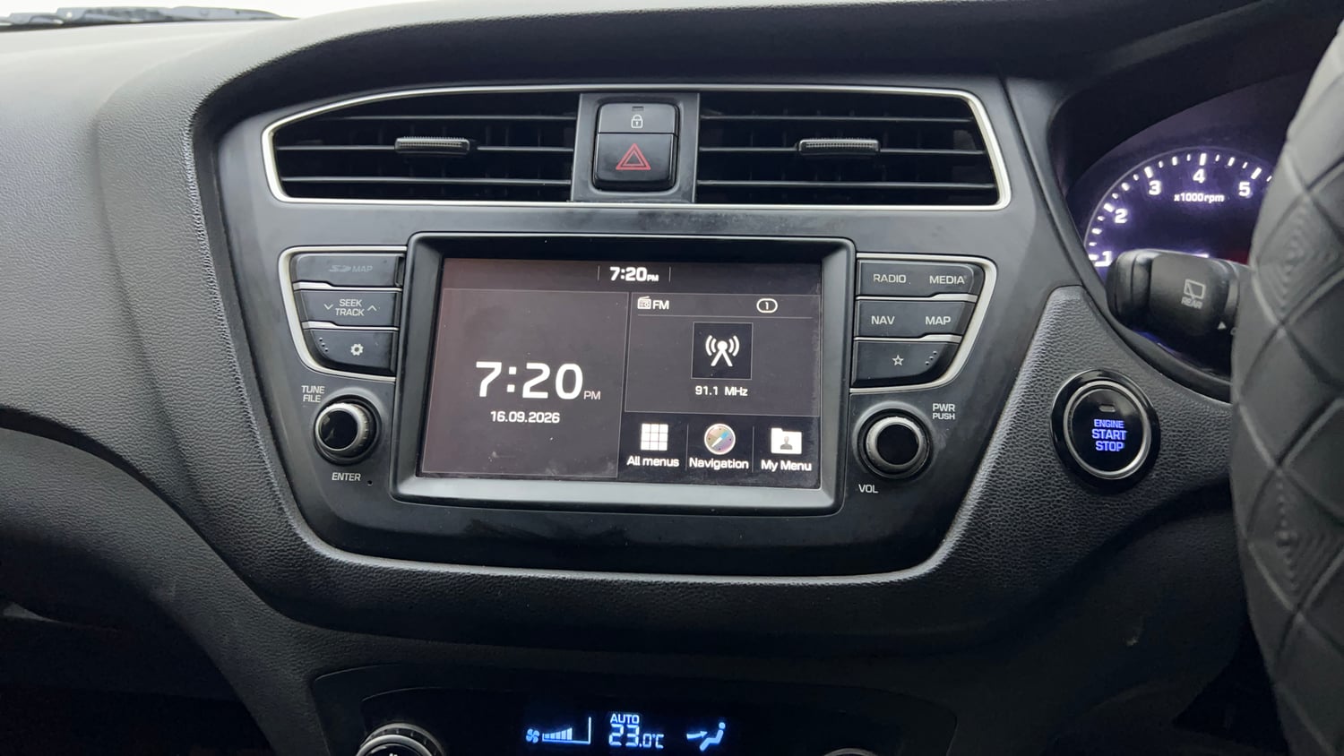 Used 2019 Hyundai i20 Active 1.2 SX Petrol Manual top_features Integrated (in-dash) music system