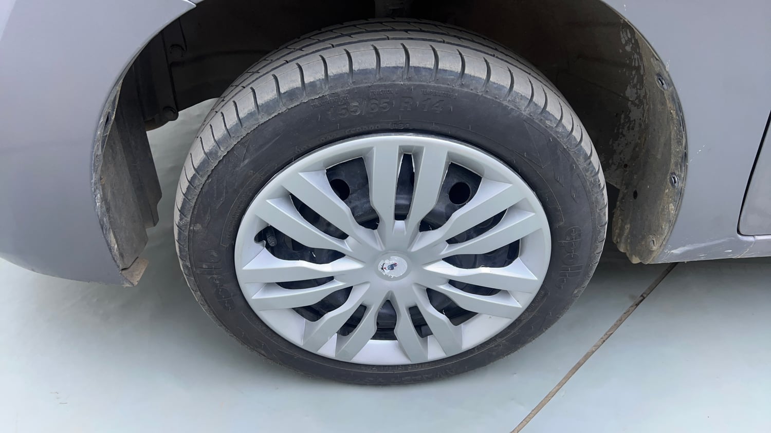 Used 2015 Maruti Suzuki Wagon R VXI Petrol Manual tyres LEFT FRONT TYRE RIM VIEW