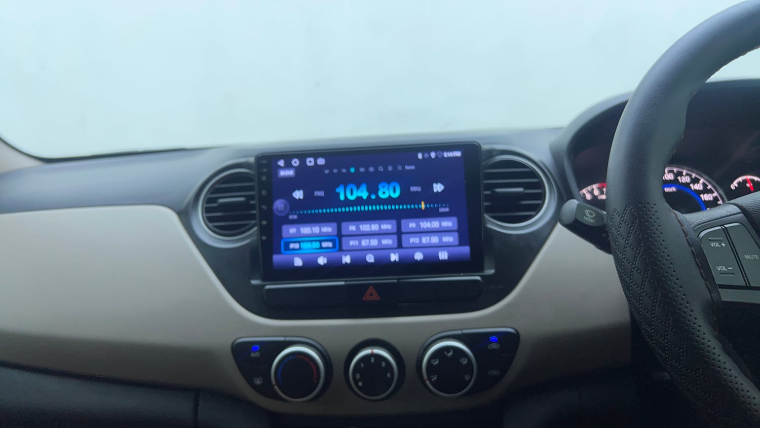 Used 2019 Hyundai Grand i10 Sportz AT 1.2 Kappa VTVT Petrol Automatic top_features Integrated (in-dash) music system
