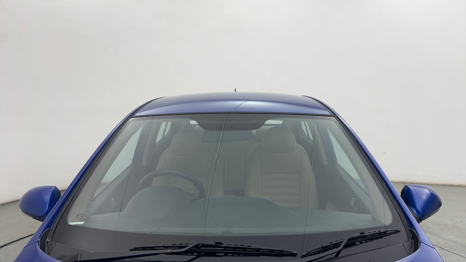 Used 2015 Hyundai Xcent S 1.2 (O) Petrol Manual exterior FRONT WINDSHIELD VIEW
