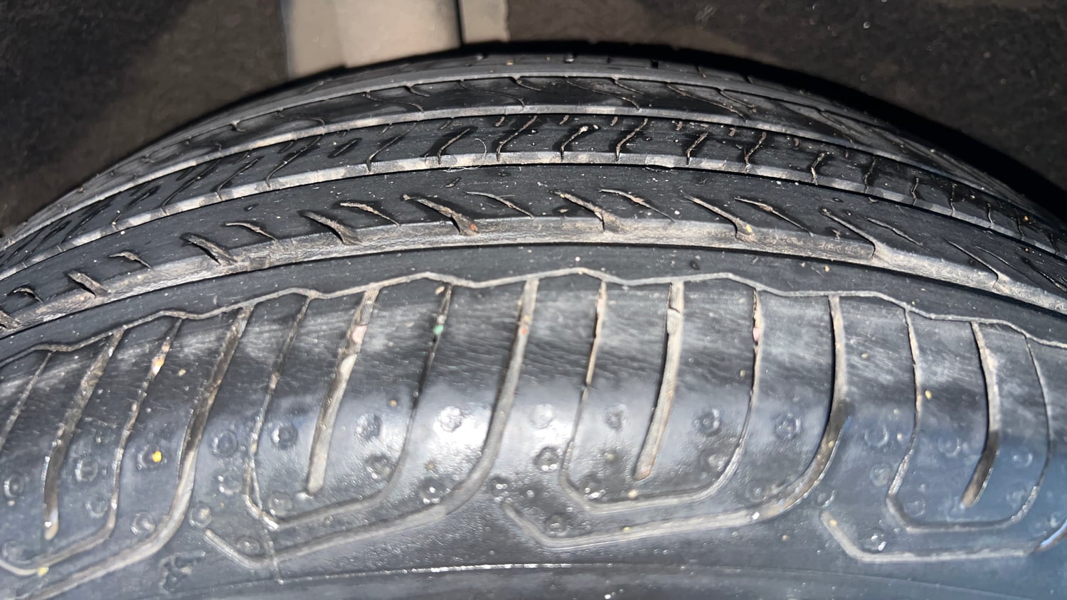 Used 2017 Maruti Suzuki Baleno Zeta 1.2 Petrol Manual tyres RIGHT REAR TYRE TREAD VIEW