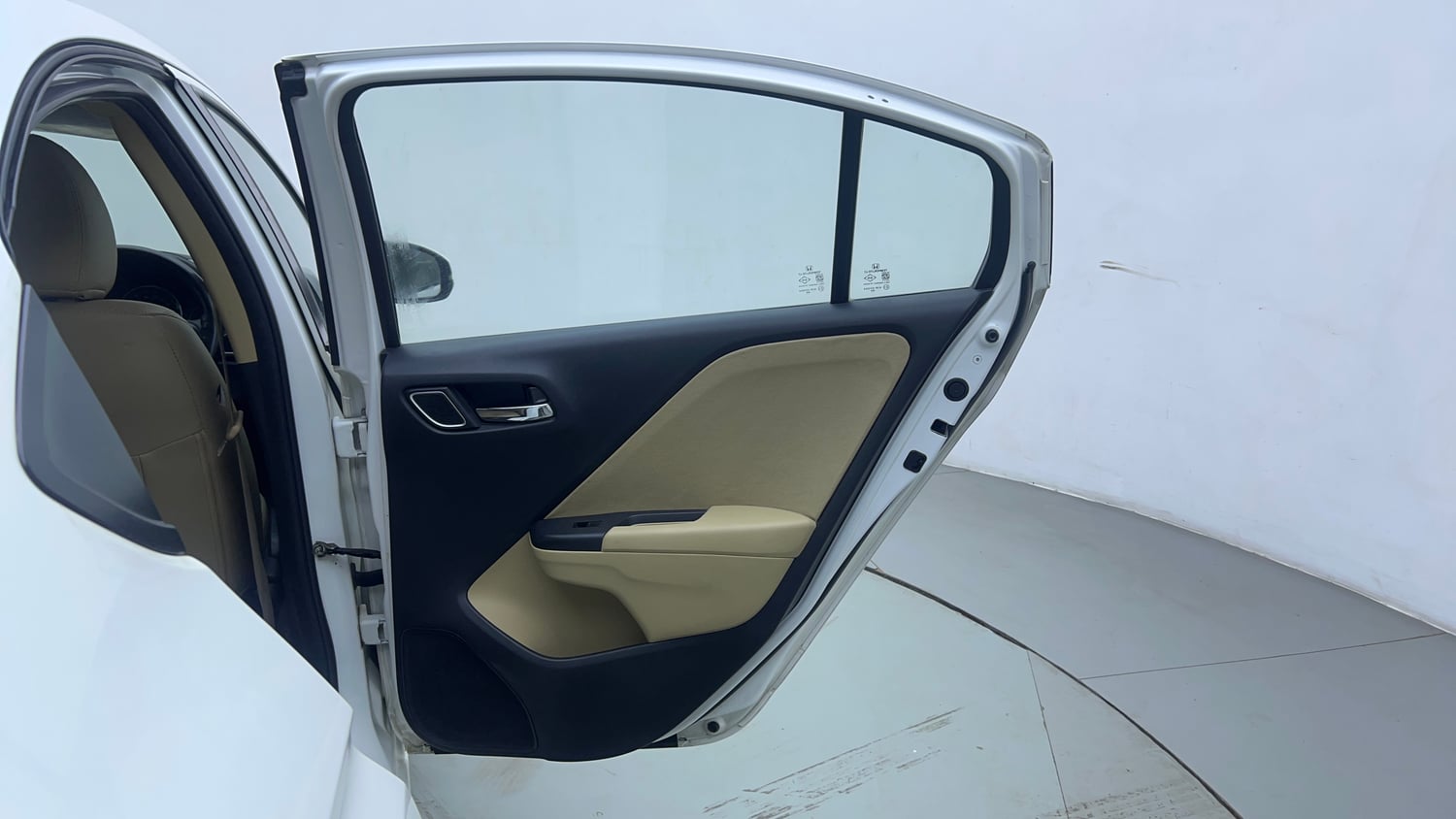 Used 2017 Honda City V CVT Petrol Petrol Automatic interior RIGHT REAR DOOR OPEN VIEW