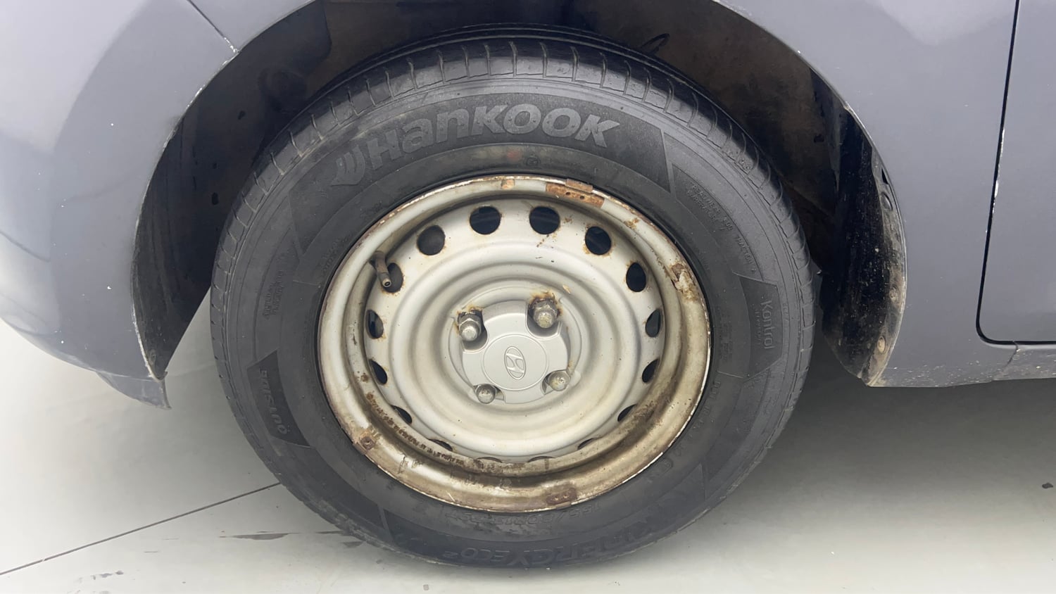 Used 2019 Hyundai Santro Magna CNG Cng Manual tyres LEFT FRONT TYRE RIM VIEW