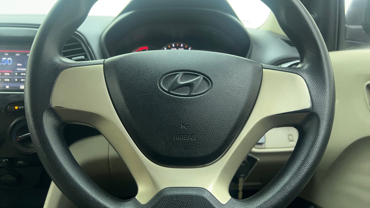 Used 2019 Hyundai Santro Magna CNG Cng Manual top_features Steering mounted controls