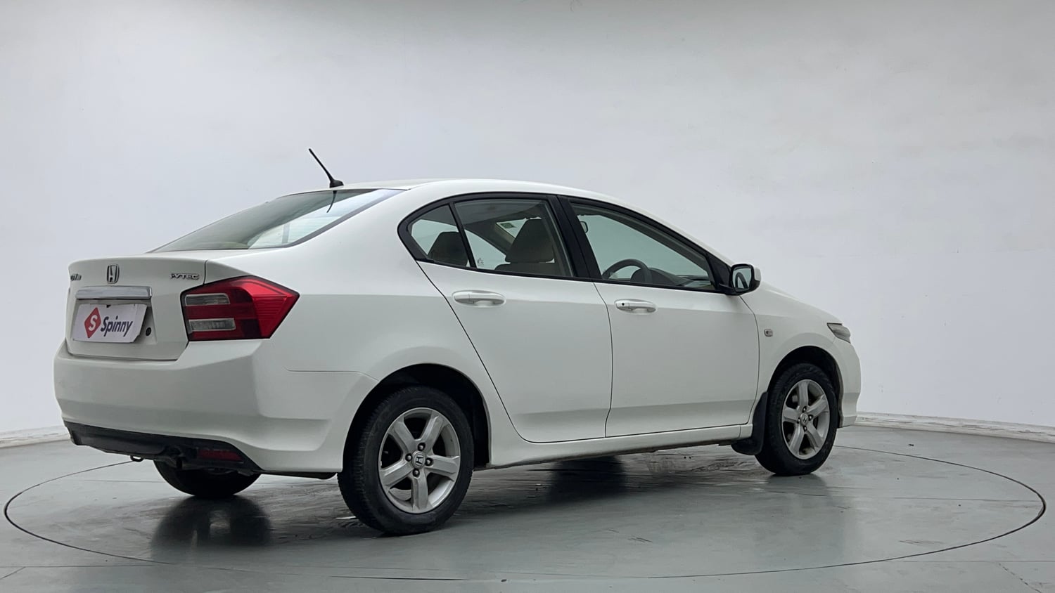 Used 2013 Honda City 1.5 S MT Petrol Manual exterior RIGHT REAR CORNER VIEW