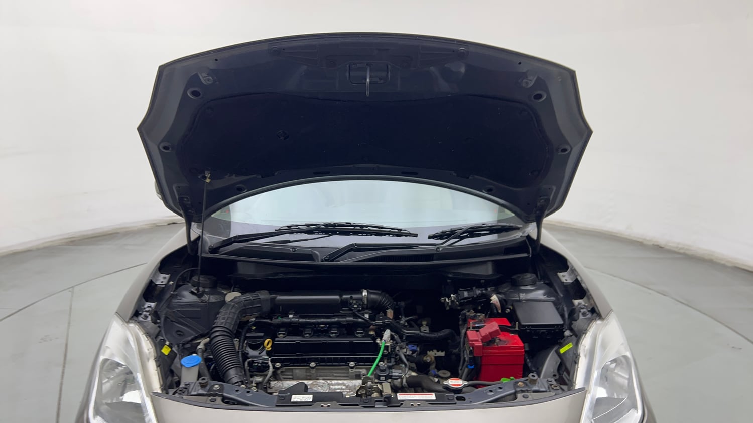 Used 2022 Maruti Suzuki Dzire VXi Petrol Manual engine ENGINE & BONNET OPEN FRONT VIEW