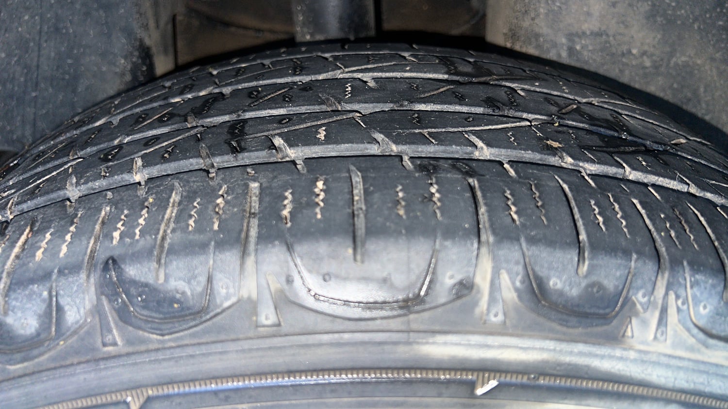 Used 2019 Jeep Compass Sport 1.4 Petrol Petrol Manual tyres RIGHT REAR TYRE TREAD VIEW