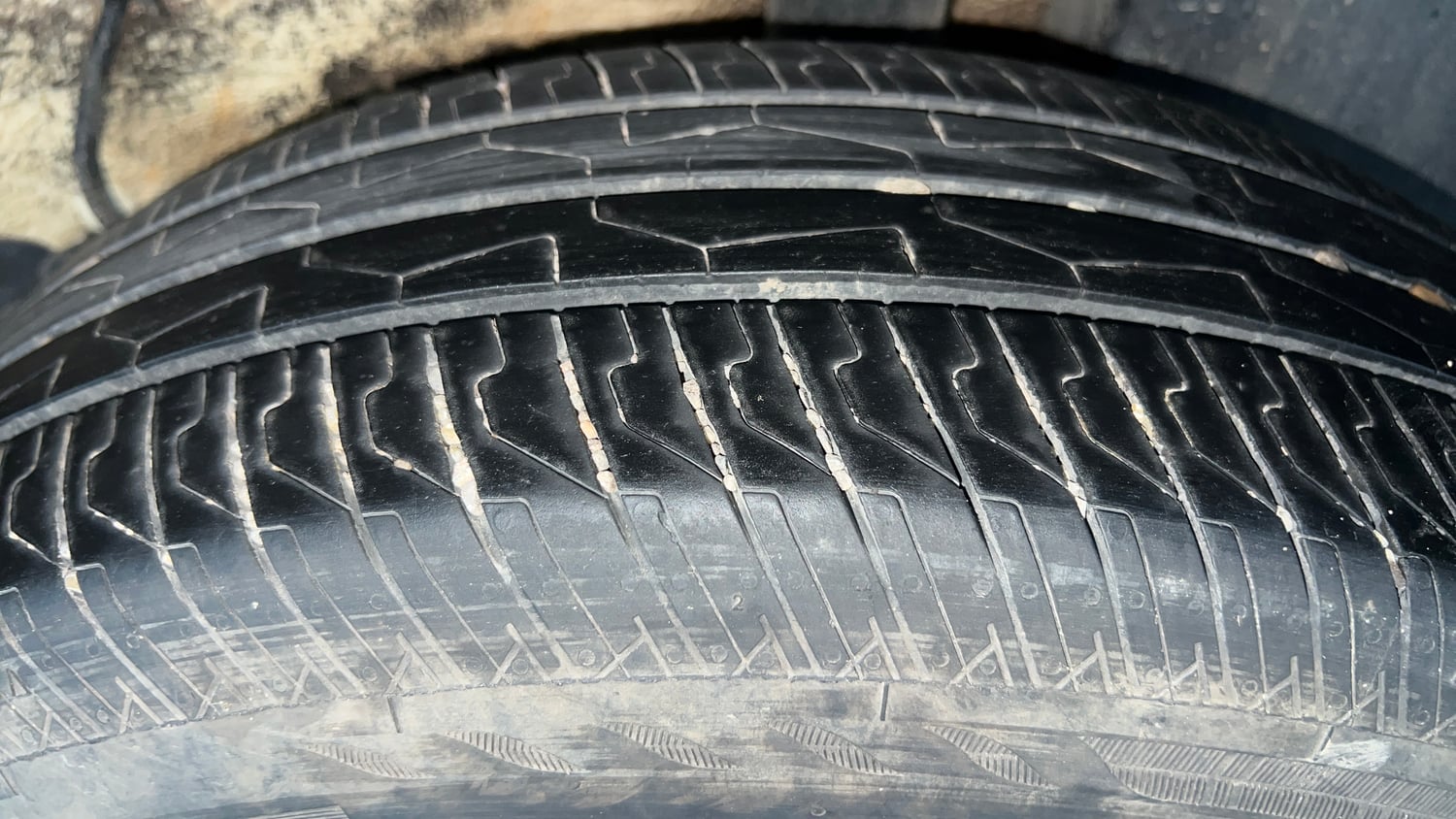 Used 2025 Tata Punch Adventure Plus AMT Petrol Automatic tyres LEFT REAR TYRE TREAD VIEW