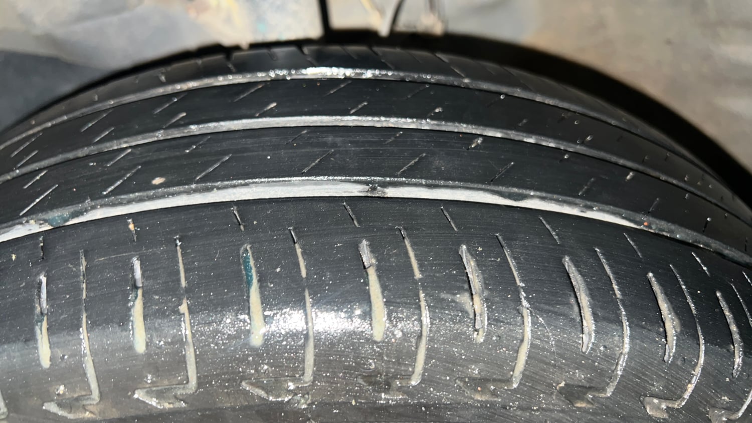 Used 2024 honda Amaze 2nd Generation S 1.2 Petrol CVT Petrol Automatic tyres LEFT FRONT TYRE TREAD VIEW