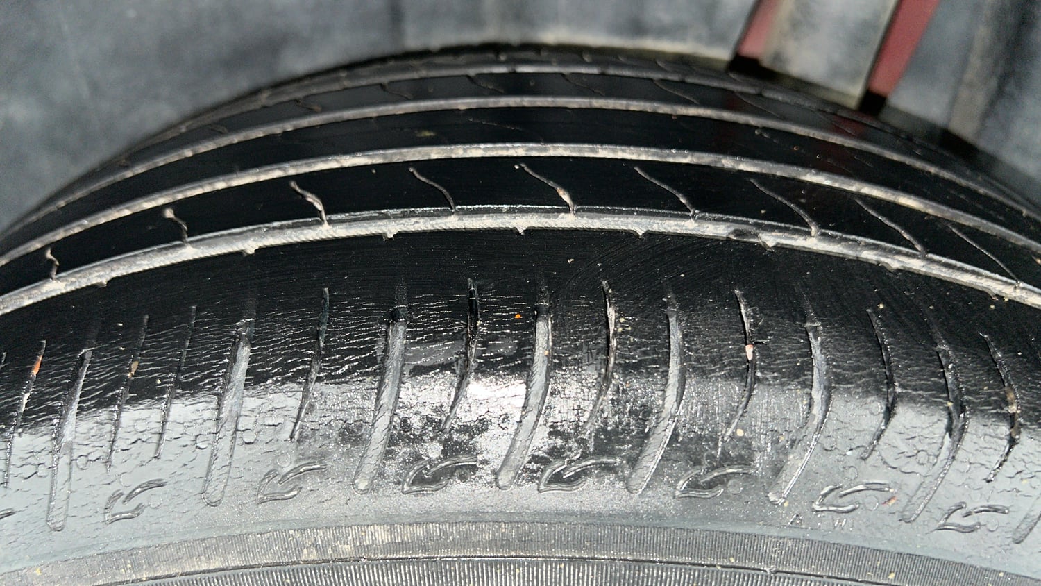 Used 2023 Maruti Suzuki Brezza Zxi Plus Dual Tone Petrol Manual tyres LEFT REAR TYRE TREAD VIEW