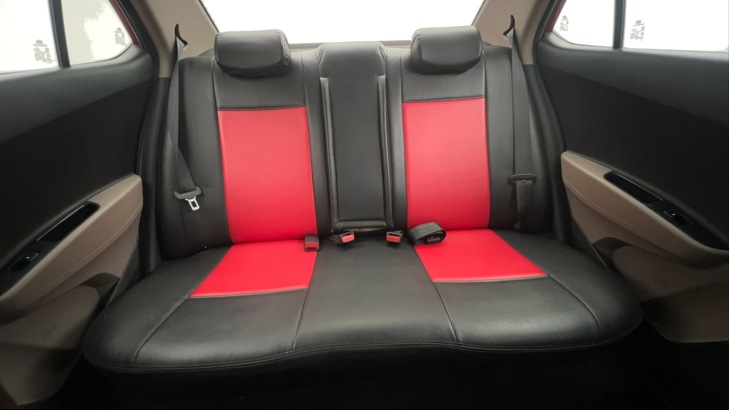 Used 2016 Hyundai Xcent SX 1.2 Petrol Manual interior REAR SEAT CONDITION VIEW