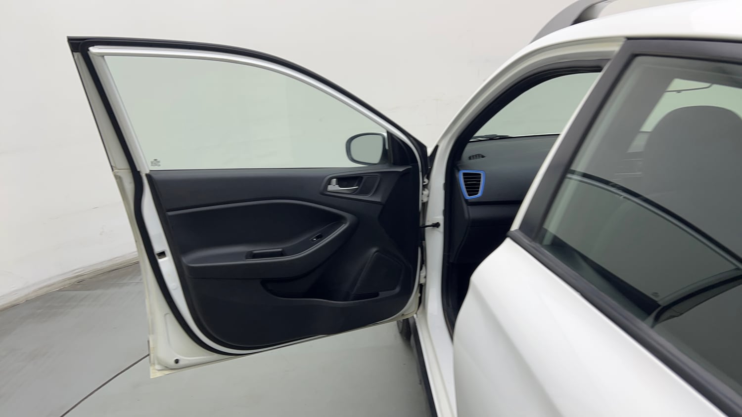 Used 2019 Hyundai i20 Active 1.2 SX Petrol Manual interior LEFT FRONT DOOR OPEN VIEW