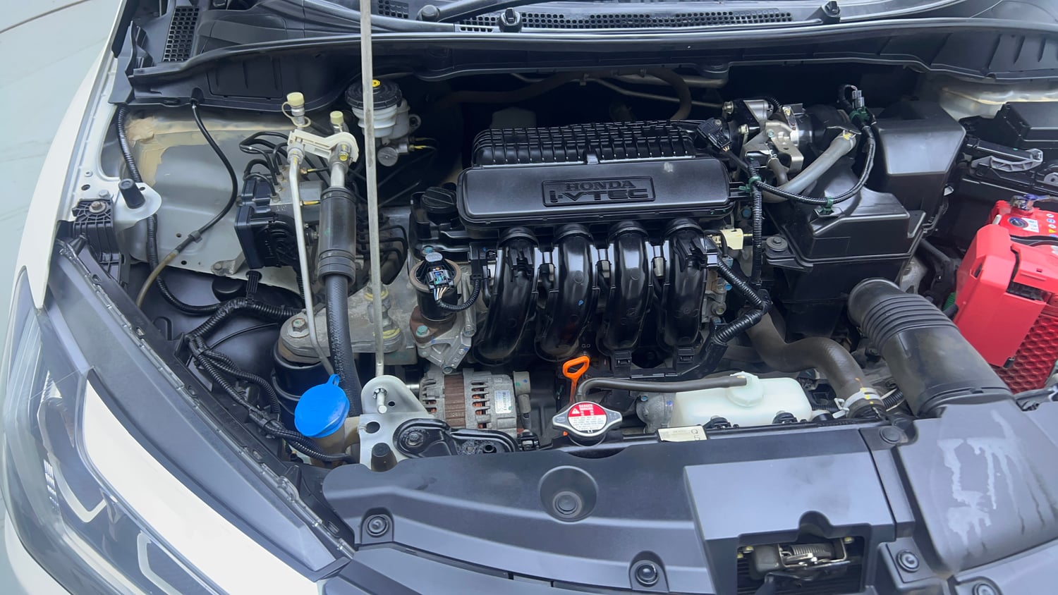 Used 2017 Honda City V CVT Petrol Petrol Automatic engine ENGINE RIGHT SIDE VIEW