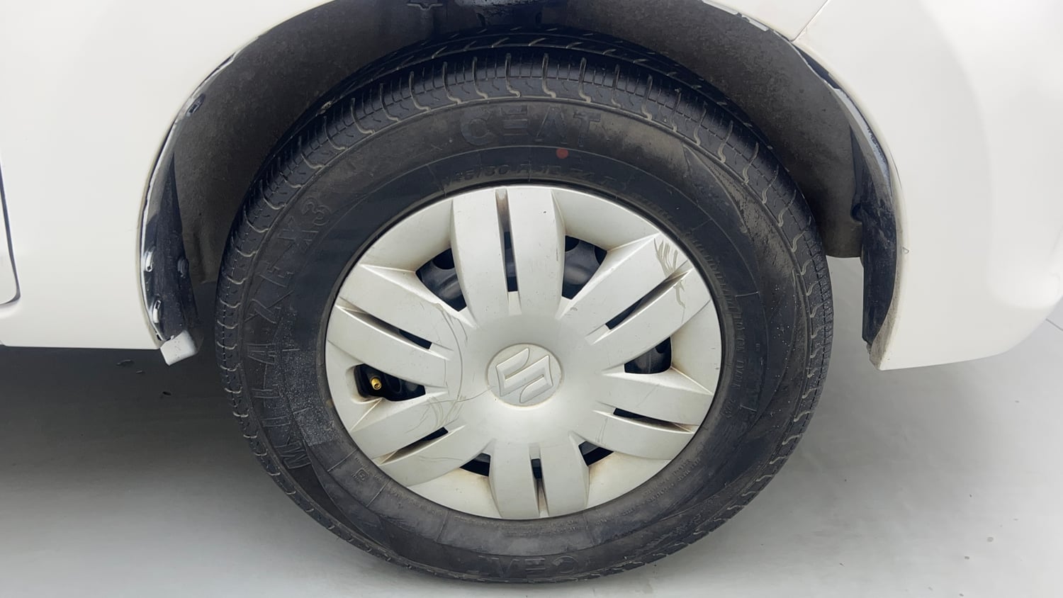 Used 2019 Maruti Suzuki Alto 800 LXI CNG (outside fitted) Cng Manual tyres RIGHT FRONT TYRE RIM VIEW
