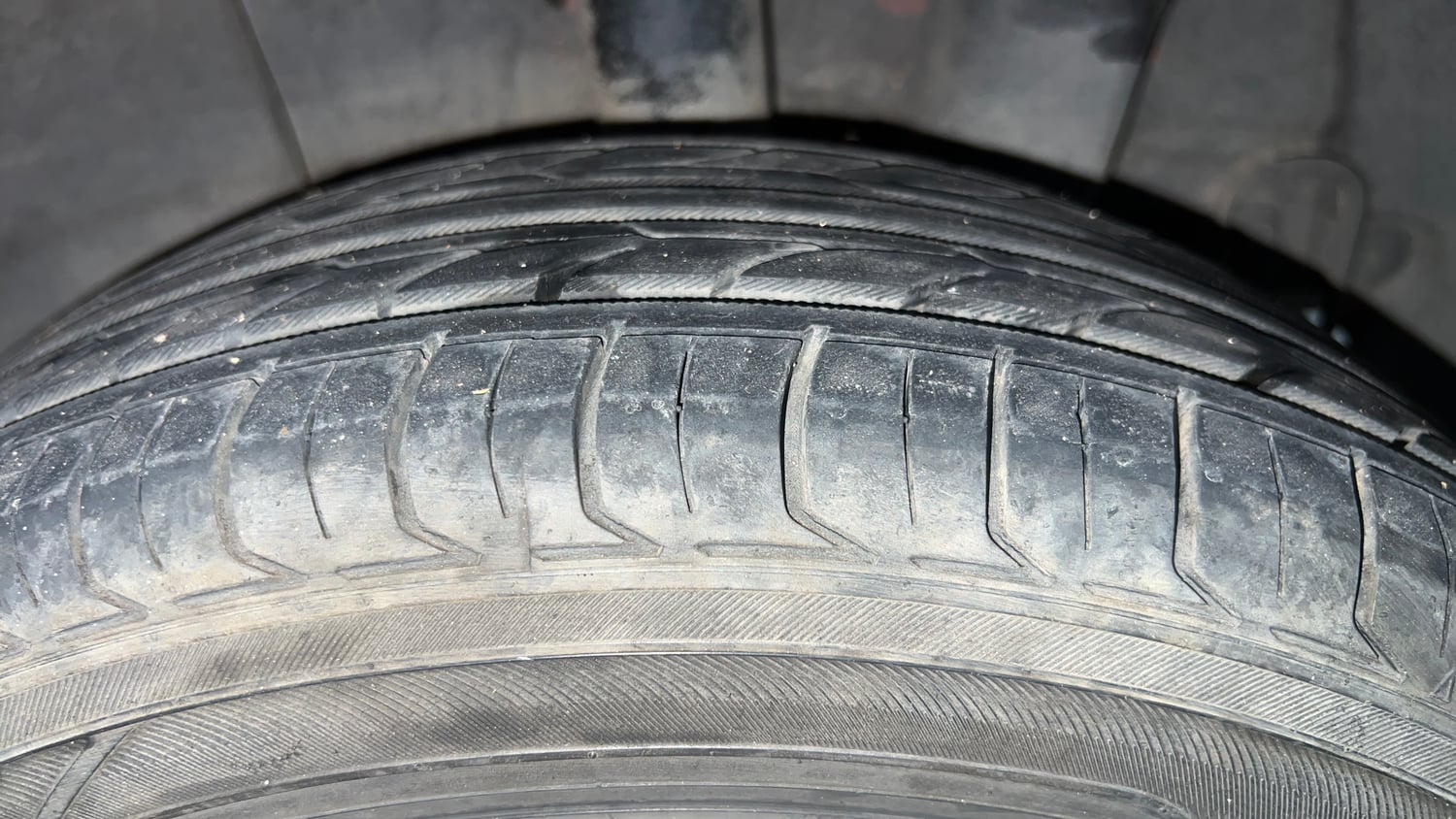 Used 2016 Hyundai Xcent SX 1.2 Petrol Manual tyres LEFT REAR TYRE TREAD VIEW