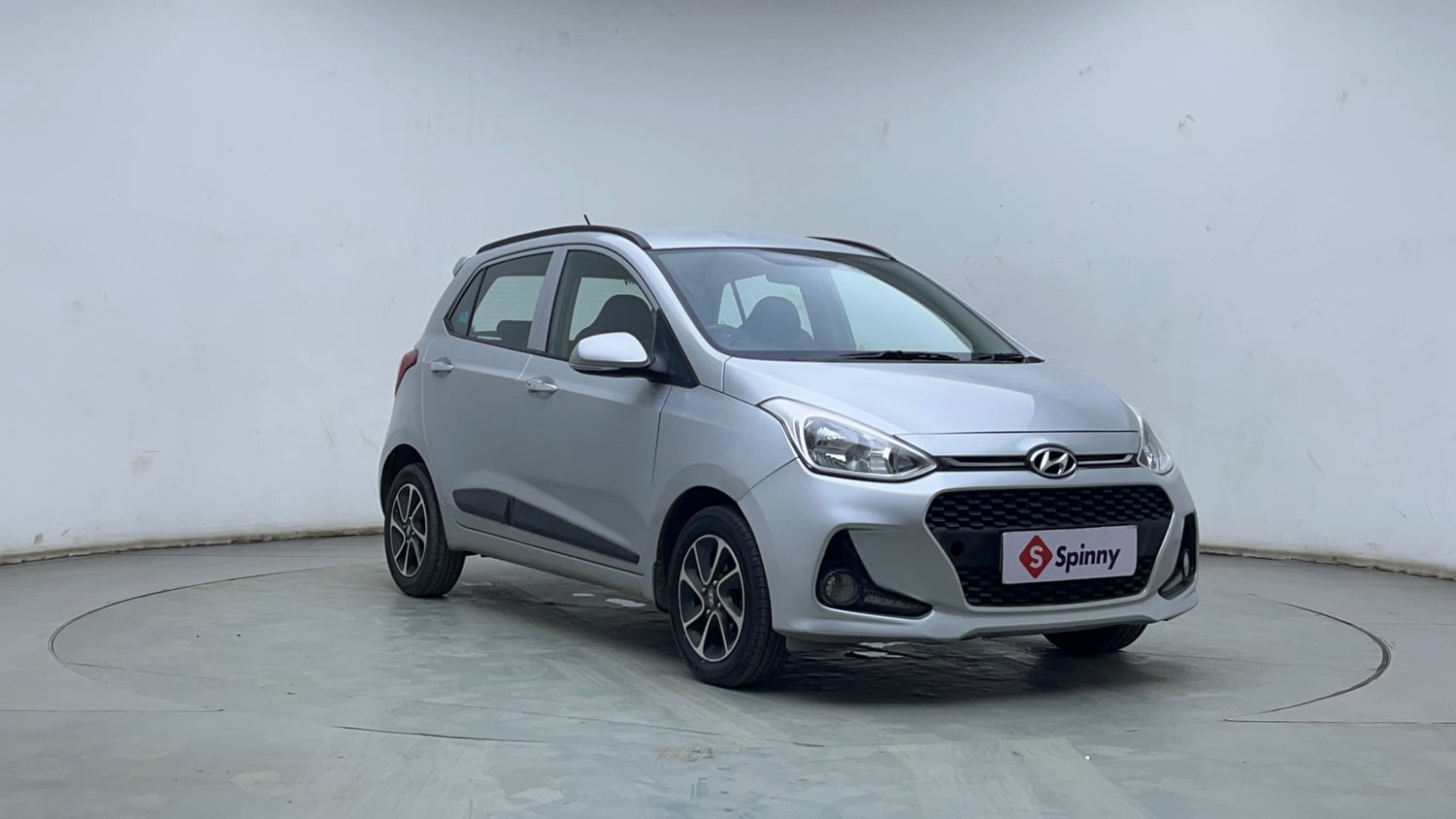 Used 2017 Hyundai Grand i10 Asta 1.2 Kappa VTVT Petrol Manual exterior RIGHT FRONT CORNER VIEW