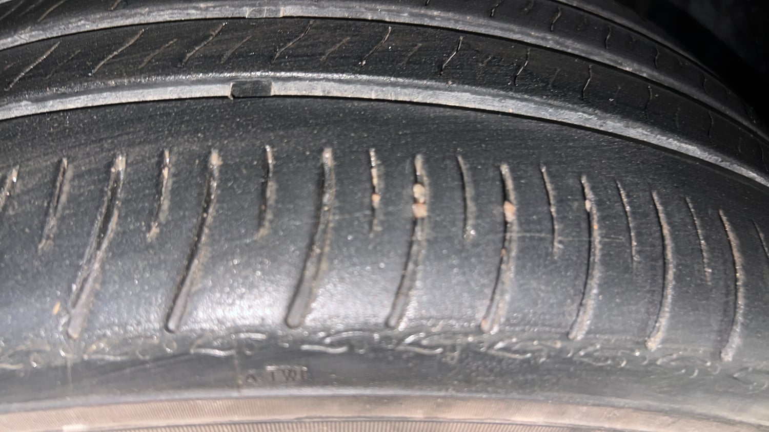 Used 2023 Skoda Slavia Style 1.5L TSI DSG Petrol Automatic tyres RIGHT FRONT TYRE TREAD VIEW