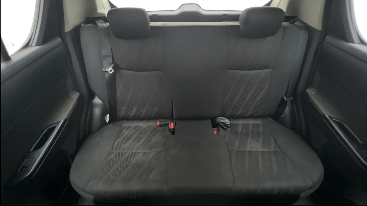 Used 2014 Maruti Suzuki Swift VXi Petrol Manual exterior FRONT WINDSHIELD VIEW