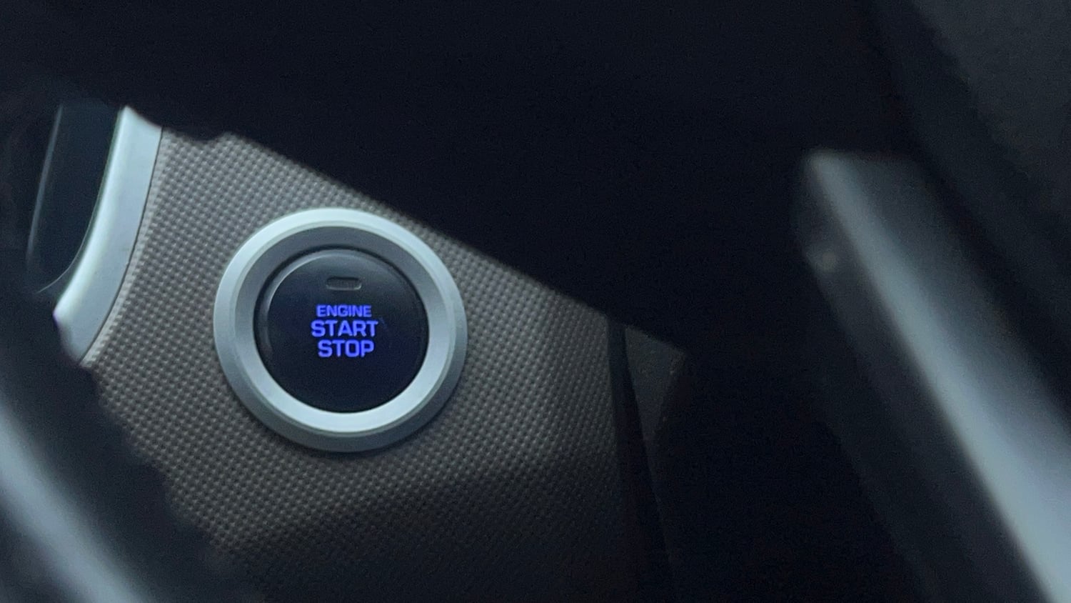 Used 2019 Hyundai Creta SX 1.6 AT Petrol Petrol Automatic top_features Keyless start
