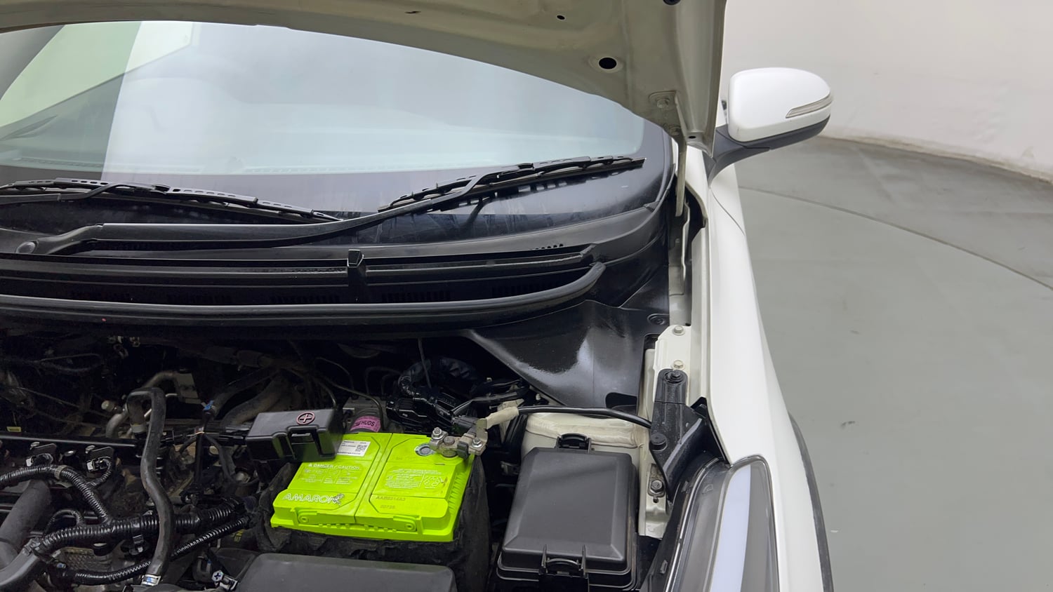 Used 2019 Hyundai i20 Active 1.2 SX Petrol Manual engine ENGINE LEFT SIDE HINGE & APRON VIEW