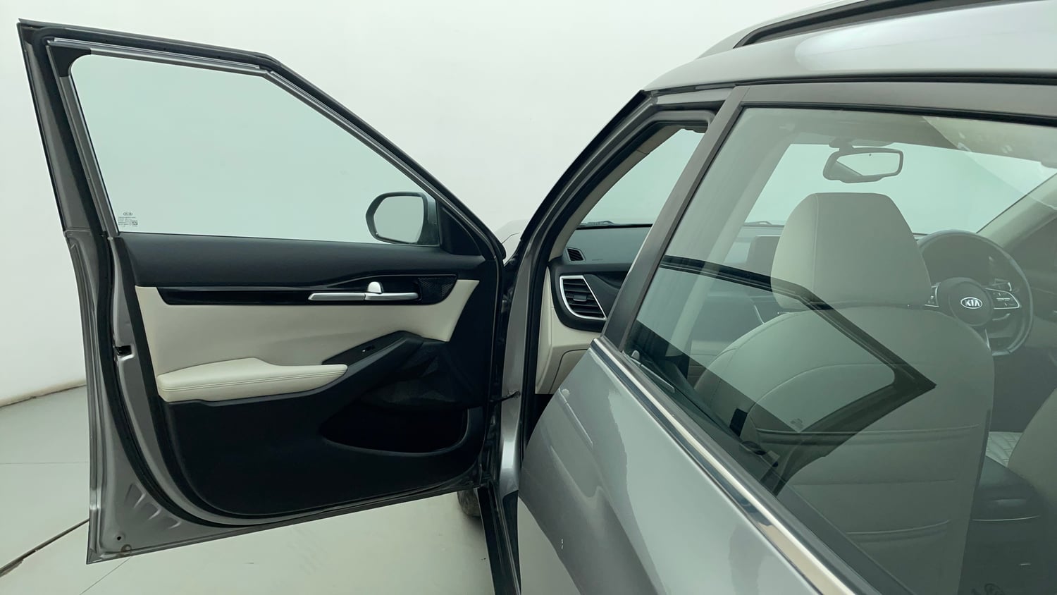 Used 2019 Kia Seltos HTX 1.5 Diesel Diesel Manual interior LEFT FRONT DOOR OPEN VIEW