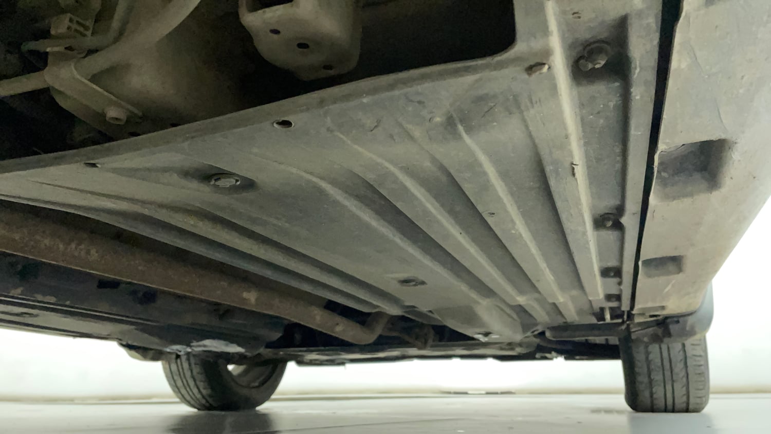 Used 2019 maruti-suzuki Vitara Brezza ZDi Plus AGS Diesel Automatic extra REAR RIGHT UNDERBODY VIEW