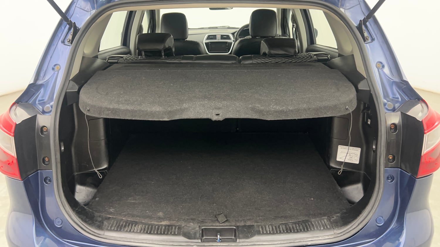 Used 2018 Maruti Suzuki S-Cross Zeta 1.3 Diesel Manual interior DICKY INSIDE VIEW