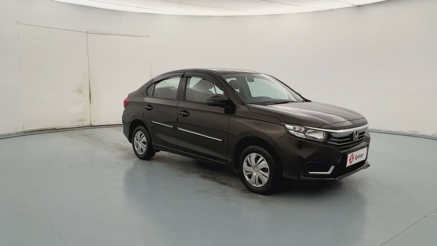 Used 2024 honda Amaze 2nd Generation S 1.2 Petrol CVT Petrol Automatic exterior RIGHT FRONT CORNER VIEW