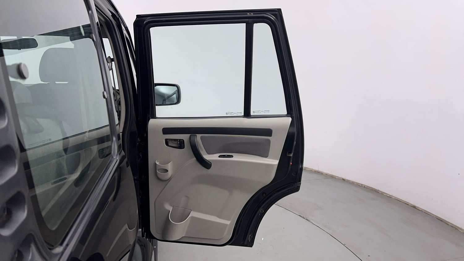 Used 2016 Mahindra Scorpio S6 Plus Diesel Manual interior RIGHT REAR DOOR OPEN VIEW