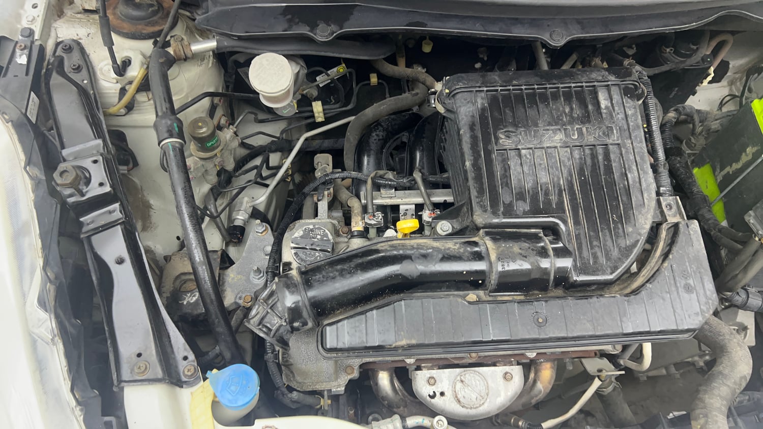 Used 2014 Maruti Suzuki Swift VXi Petrol Manual engine ENGINE RIGHT SIDE VIEW